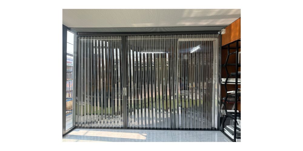 Cửa xếp nhựa trong suốt